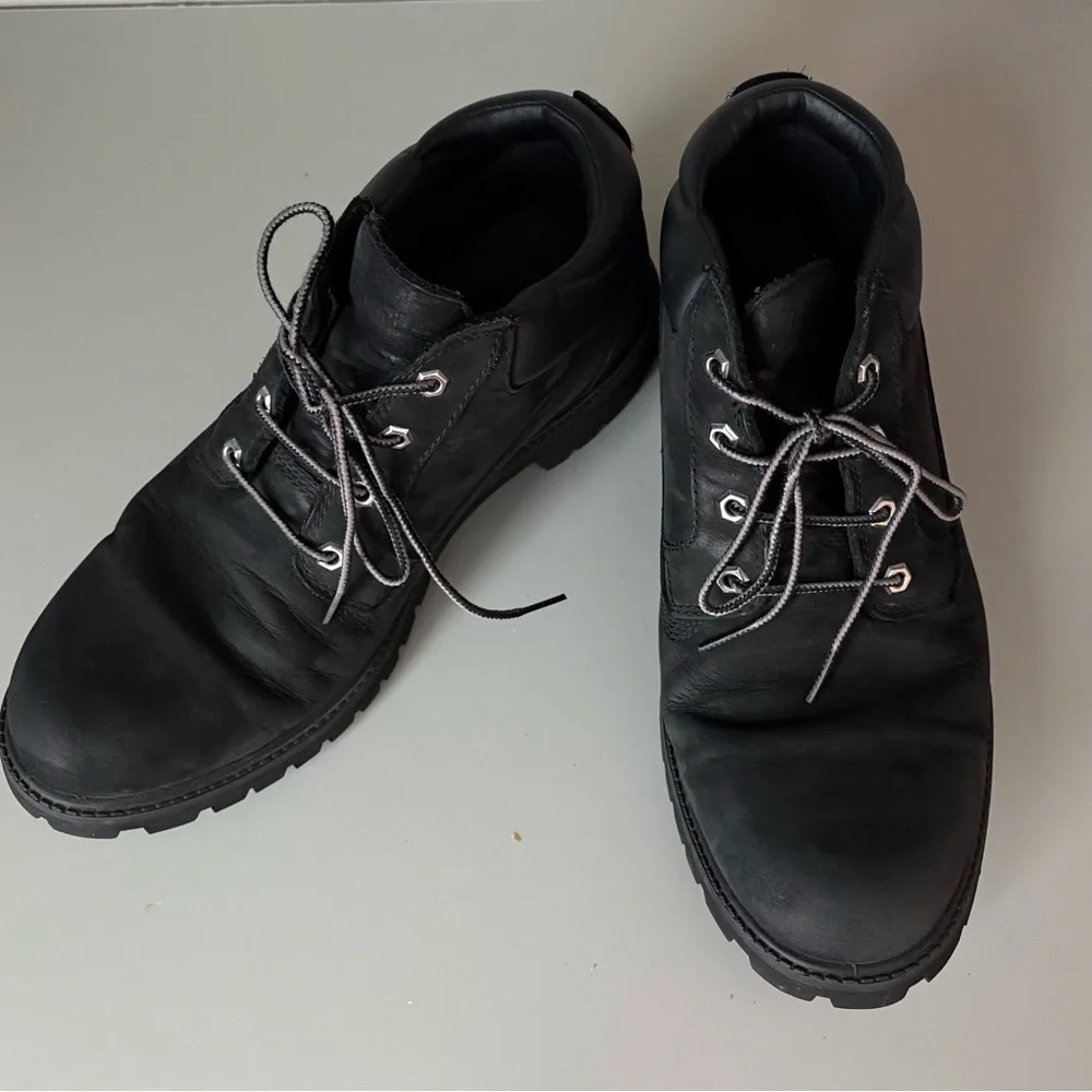 Timberland Men’s Black Leather Chukka Work Boots – Size 11